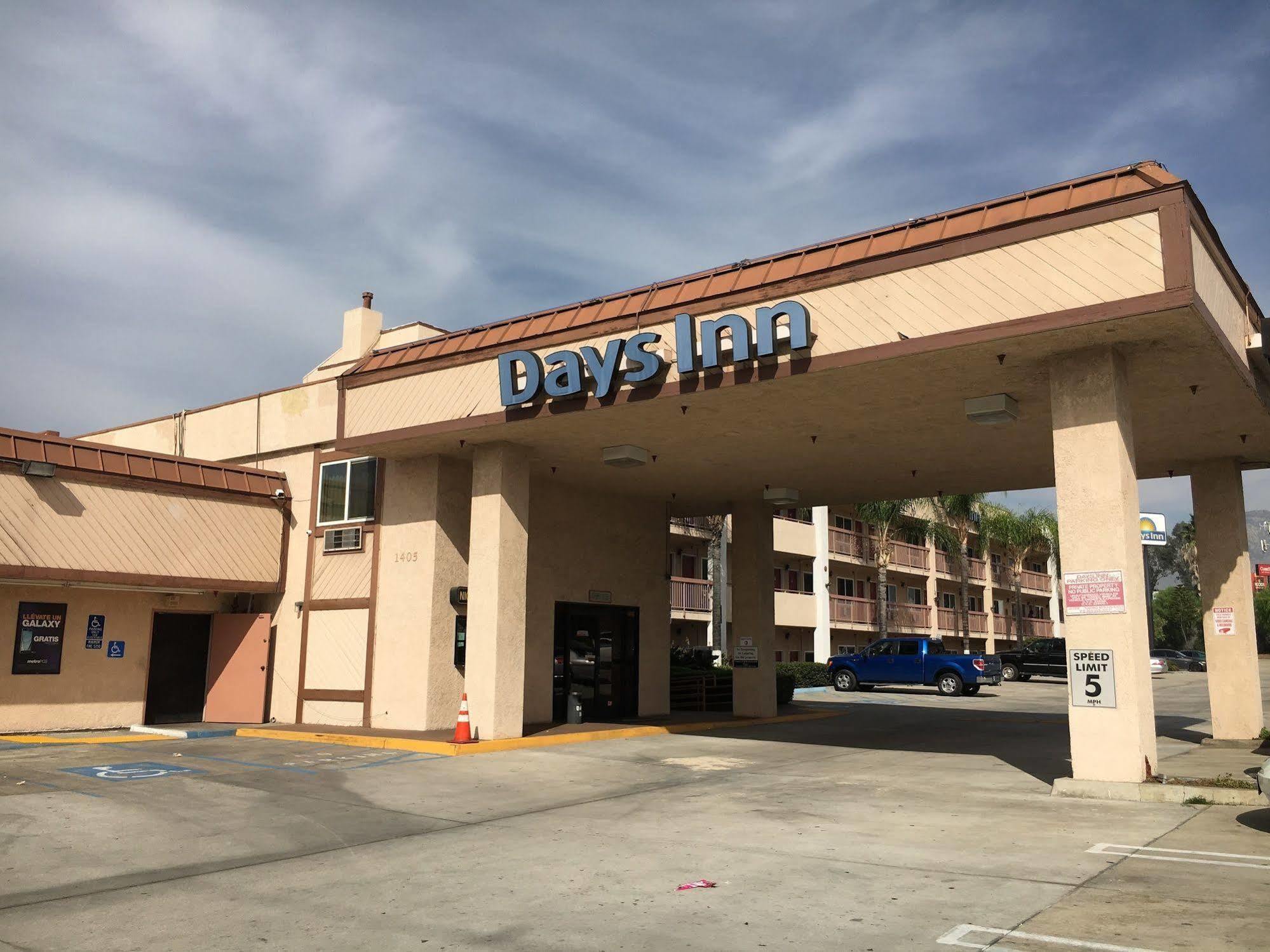 Days Inn By Wyndham Ontario Airport Buitenkant foto
