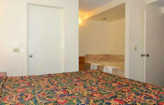 Days Inn By Wyndham Ontario Airport Buitenkant foto